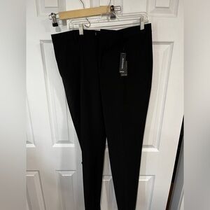 NWT Slim Express Men’s Dress-pants 32x34 DRY CLEAN ONLY. Premium dress pants